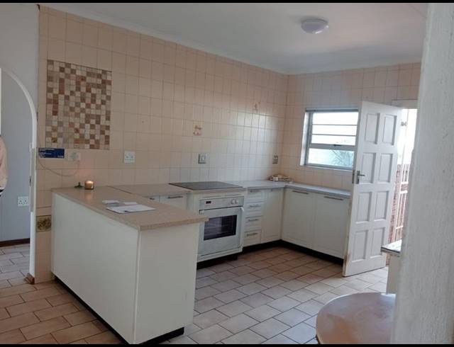 3 BEDROOM HOUSE FOR SALE IN MAYBERRY PARK
